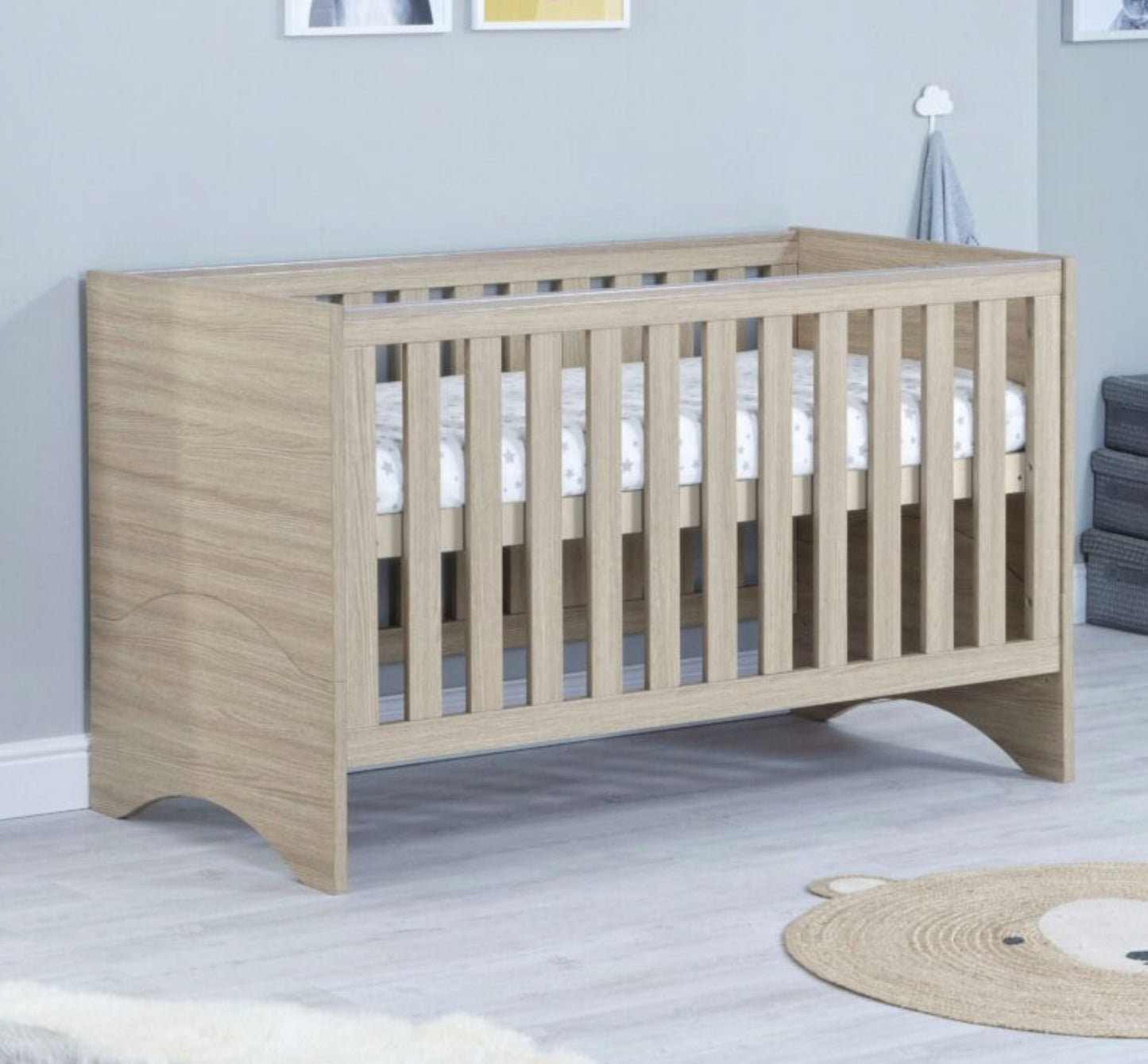 Babymore Veni Cot Bed - Oak