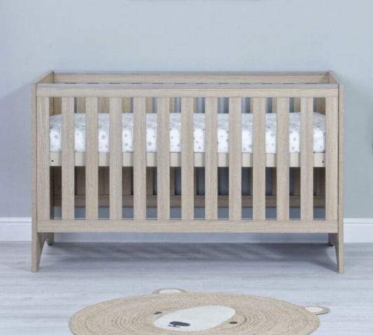 Babymore Veni Cot Bed - Oak